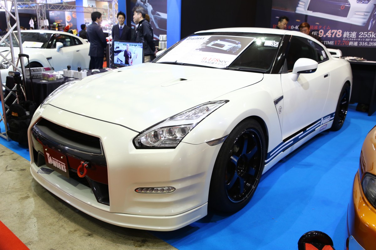 R35GT-Rゼロヨン日本最速を誇るTMワークスのマシン。外観は意外にもノーマル風だ