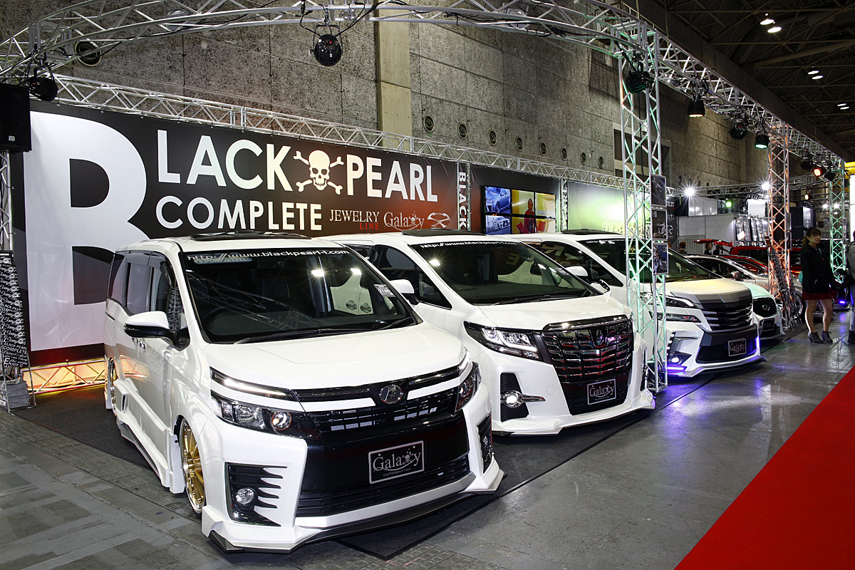 大阪オートメッセ「ブラックパール」からアル／ヴェルの