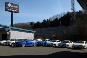 1000馬力の日産GT-RからホンダS660まで12台のチューンドカーに乗れる！