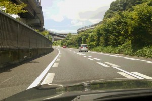 知らないと損する！捕まらない高速道路の走り方