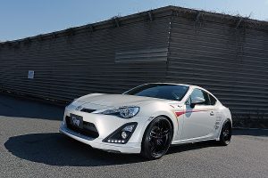 機能性を最優先させた「トヨタ86/スバルBRZ」用ボディパーツ