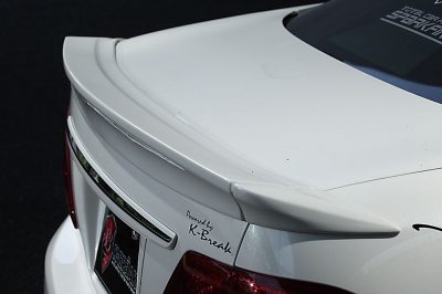 ウイングは新作ではなく、既存アイテム。Kブレイクが誇るヒットパーツの一つで、存在感のある3ピース仕様のデザインが見所だ