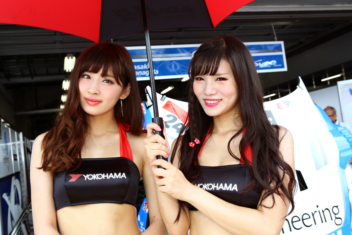 画像ギャラリー スーパーgt第5戦でgt Rが4連勝をゲット レースクィーン画像 画像36 Auto Messe Web カスタム アウトドア 福祉車両 モータースポーツなどのカーライフ情報が満載