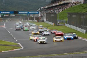 「スリーボンド日産自動車大学校GT-R」優勝！「レースクイーン画像ギャラリー」【スーパー耐久第4戦】