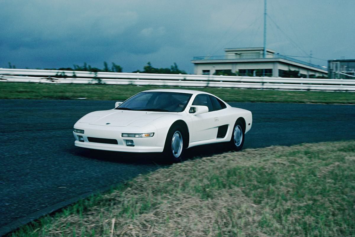 1987年第27回東京モーターショーに出展された日産MID4-II