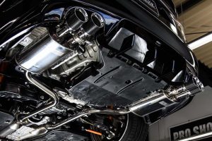 快音と静音を切り替え可能な「セダン用マフラー」