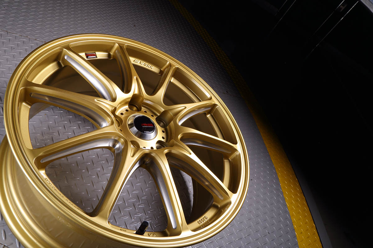 モータースポーツで培った技術を投入！ワーク『RSα』 | AUTO MESSE WEB