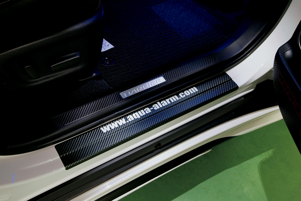 Diy ドア内張 ステップを保護する絶品2アイテム Auto Messe Web カスタム アウトドア 福祉車両 モータースポーツなどのカーライフ情報が満載