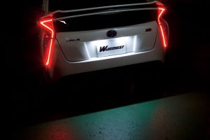 プリウスのライセンス球を4倍明るくする「LEDバルブ」