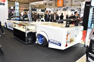 200kg積載可能！世界初スポーツタイプ「カーゴトレーラー」【東京オートサロン2017】