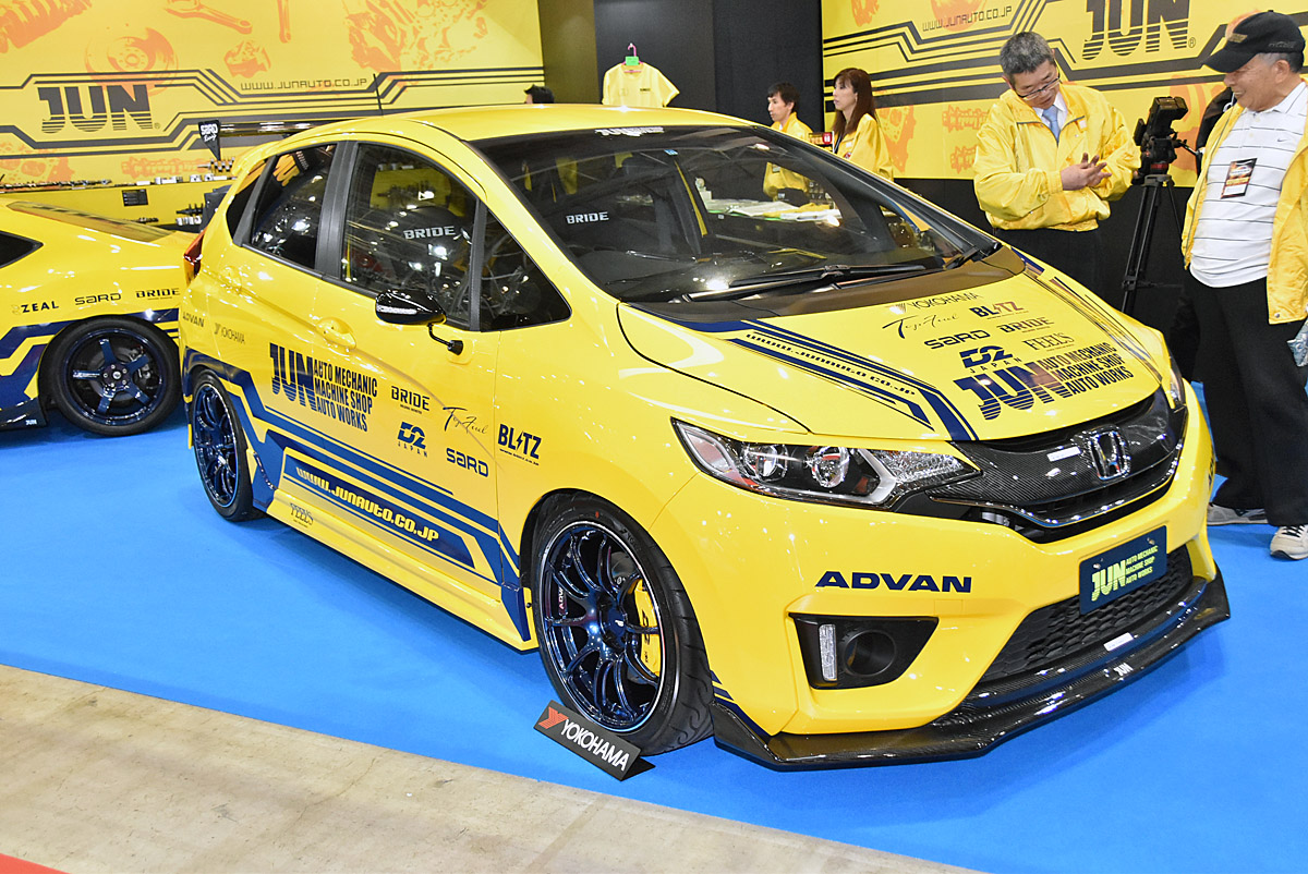 オートメカニック 本【早い者勝ち】 東京オートサロン2017】ホンダ・フィットをボーイズレーサーに