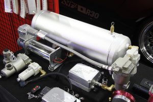 【大阪オートメッセ2017】イデアルが電磁弁を1/4サイズに小型化したエアサス発表