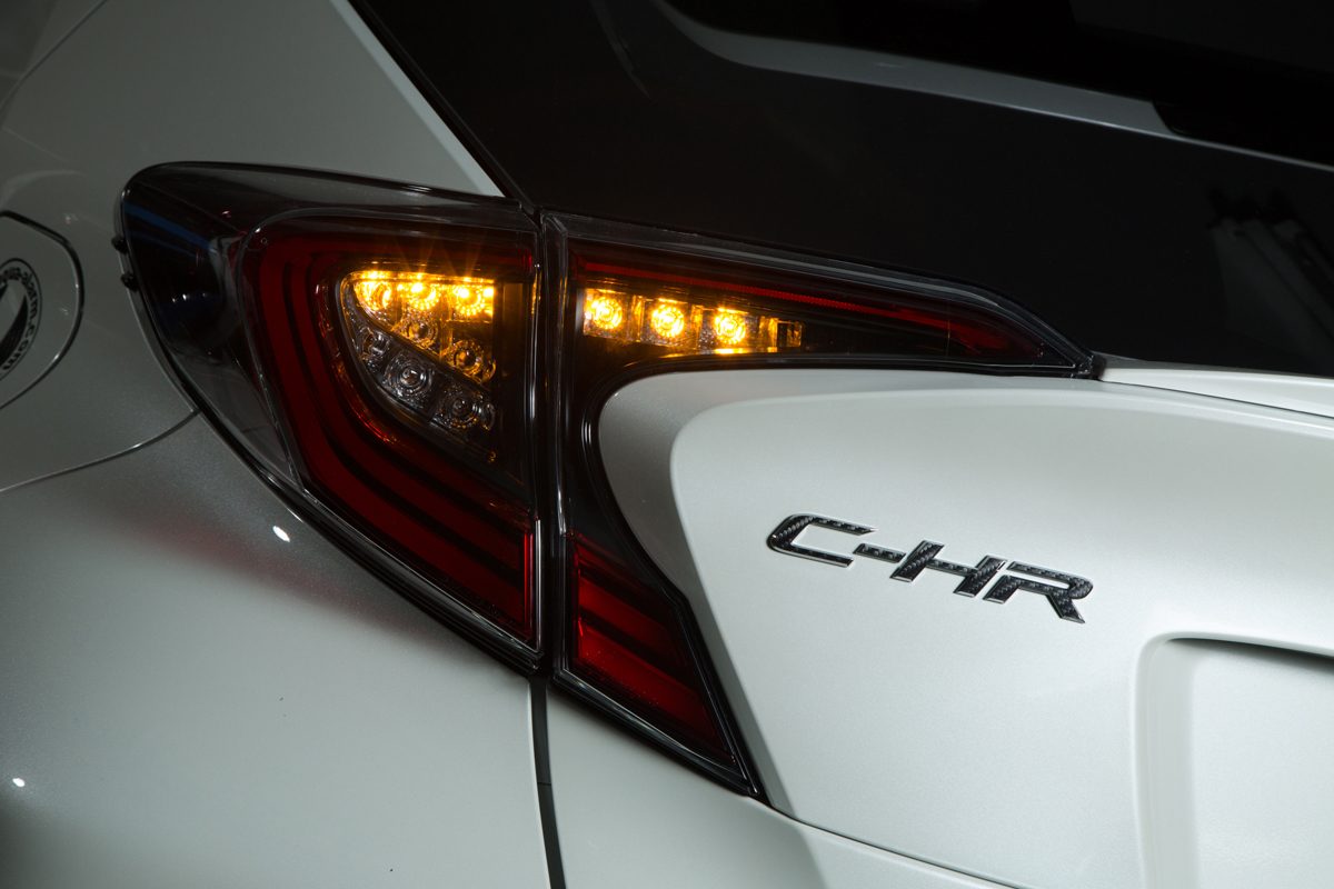 C-HR ウインカー　加工