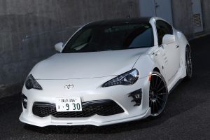 トヨタ86後期型の純正フォルムを昇華させるエアロキット