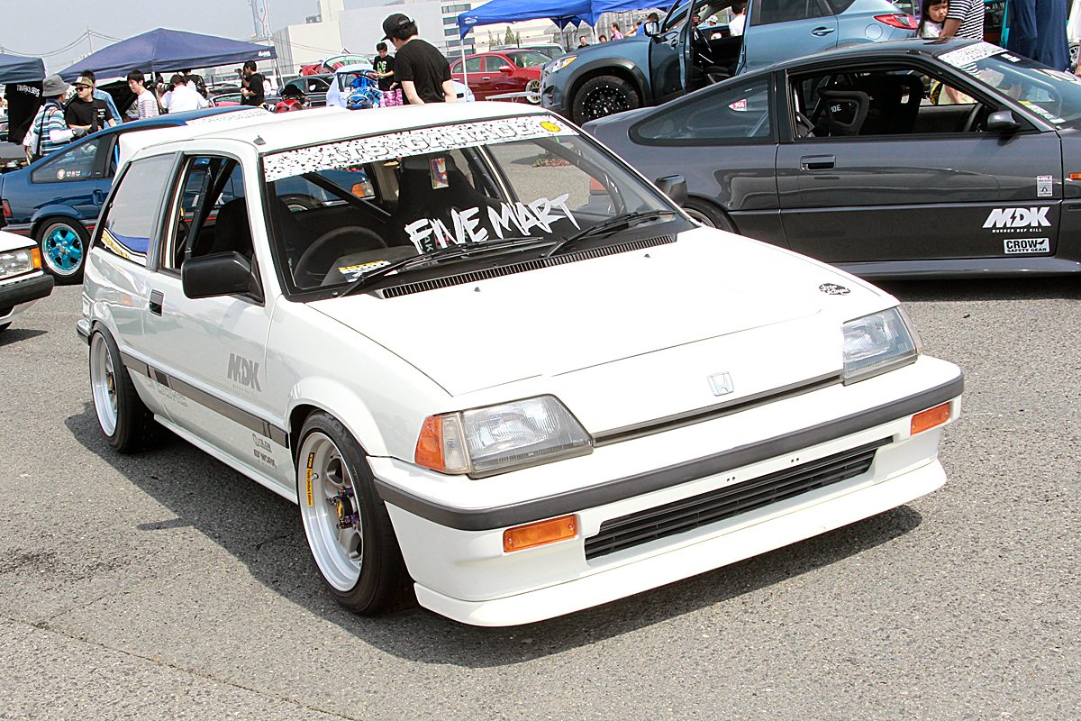 大阪の走り屋文化を発進する Five Mart の手掛ける2台の80 S クロスファイブ Auto Messe Web カスタム アウトドア 福祉車両 モータースポーツなどのカーライフ情報が満載