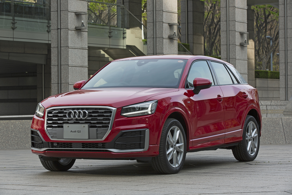 アウディ AUDI Q2