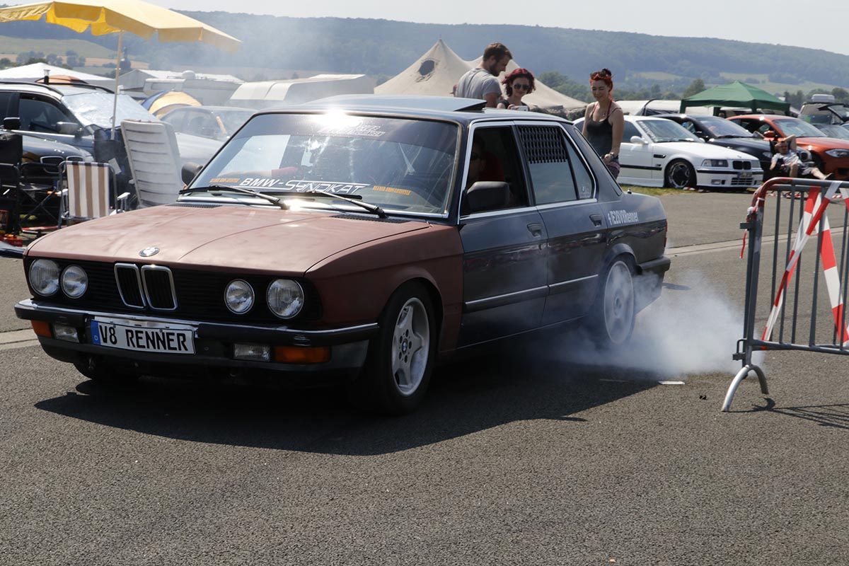 BMW SYNDIKAT ASPHALTFIEBER