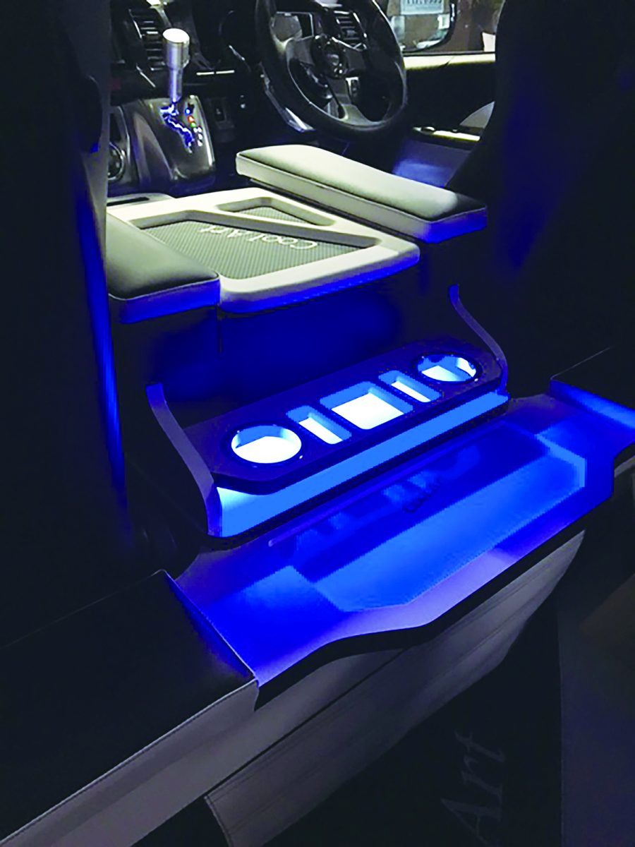 クールアート、ハイエース、カップホルダー