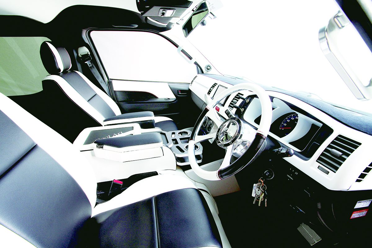 ハイエース、インテリア、クールアート