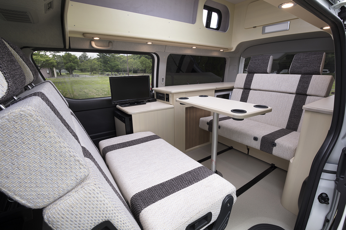 ハイエース セカンドシート キャンピングカー ベット バタフライシート  