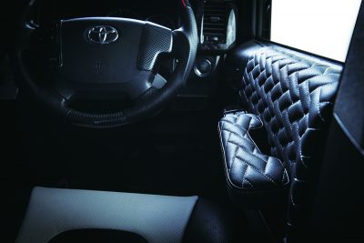 アームレスト、ハイエース、ランボ、疲れないアームレスト、ハイエーススタイル、ランボ