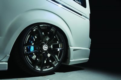 ６ポットディスクブレーキ、ジョーカーデザイン、ハイエース