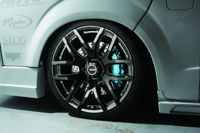 ６ポットディスクブレーキ、ジョーカーデザイン、ハイエース