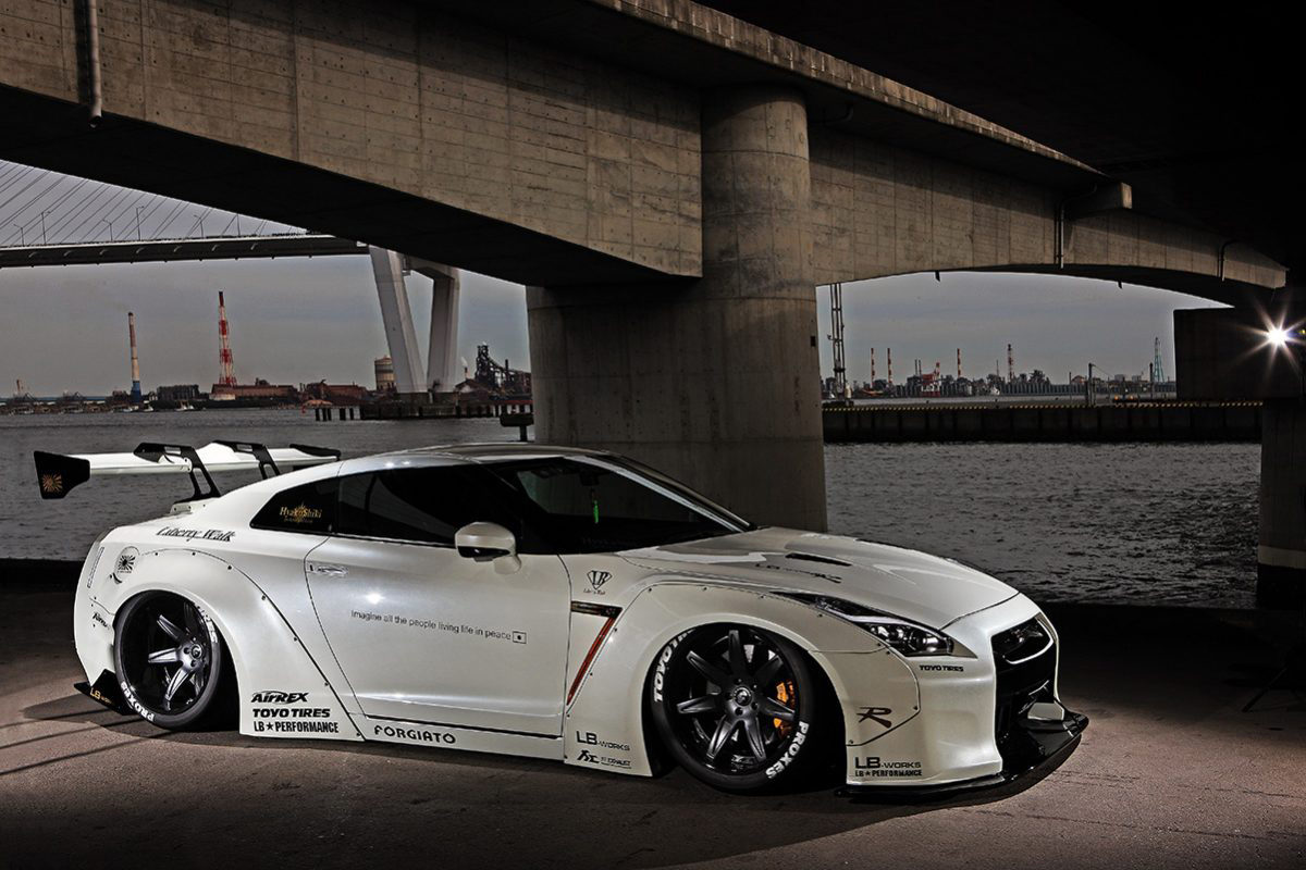 R35 GT-R WIDE BODY オーバーフェンダー LB WORKS PANDEM 