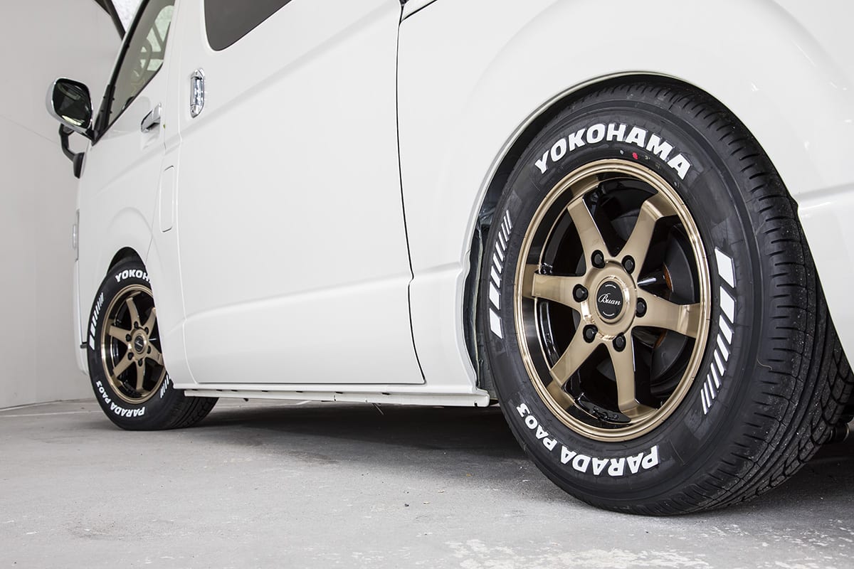 ホワイトレターにジャストミート!! 「KBレーシング」待望の16インチ