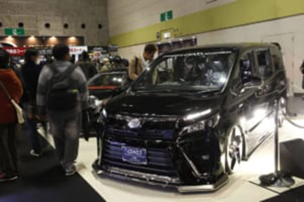 DAD D.A.D ギャルソン ヴォクシー 80系 大阪オートメッセ2018