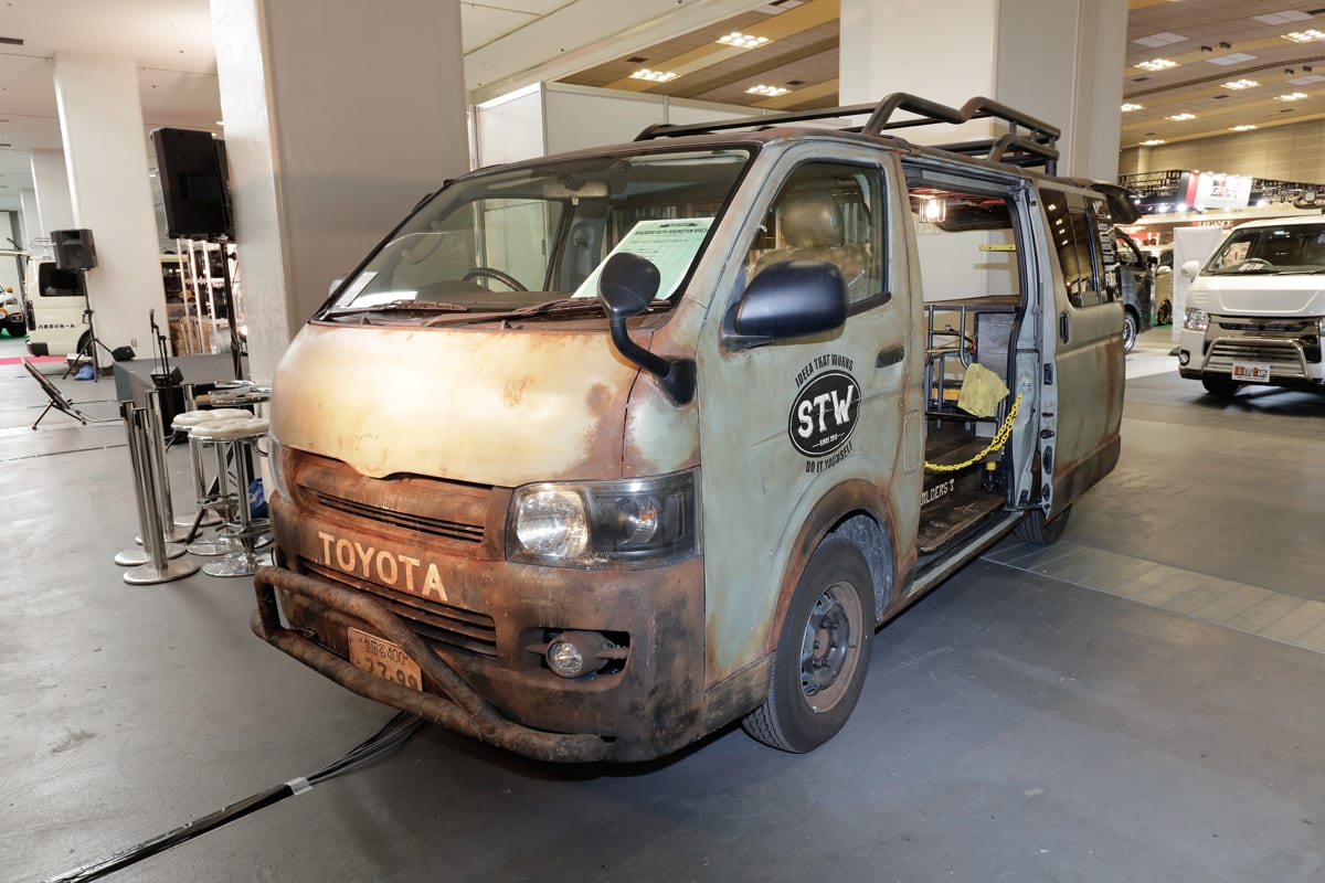 佐田工務店のハイエースが凄い！ ボロ感ヤレ感の演出がかっこ良すぎる