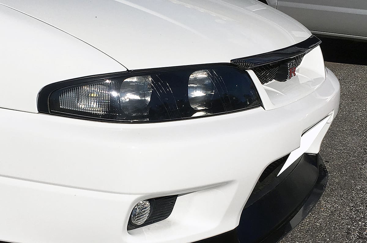 紫外線で黄ばんだヘッドライトが甦る R33スカイラインgt R用カバー発売 Auto Messe Web カスタム アウトドア 福祉車両 モータースポーツなどのカーライフ情報が満載