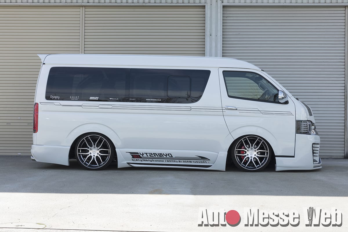 ハイエースの車高を瞬時に変えられる「エアサスペンション」に新