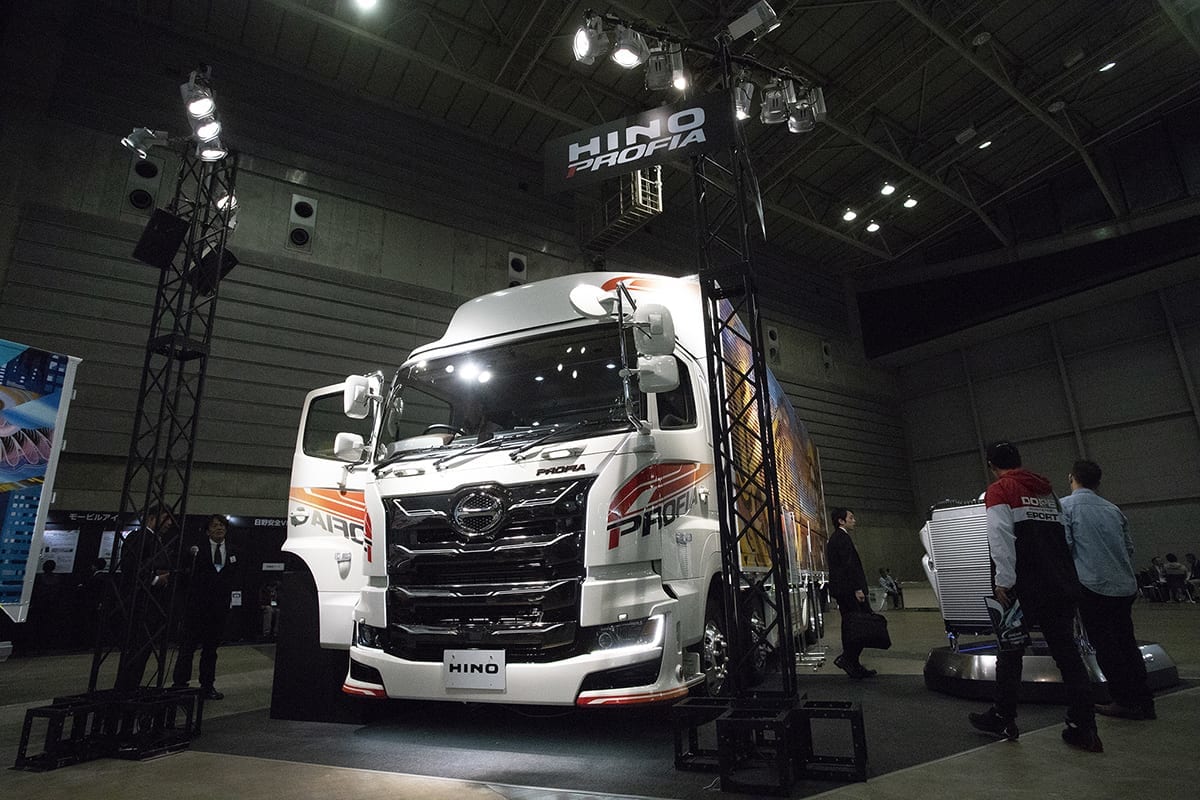 ジャパントラックショー18 で見た トラックメーカーの注目展示車 Auto Messe Web カスタム アウトドア 福祉車両 モータースポーツなどのカーライフ情報が満載