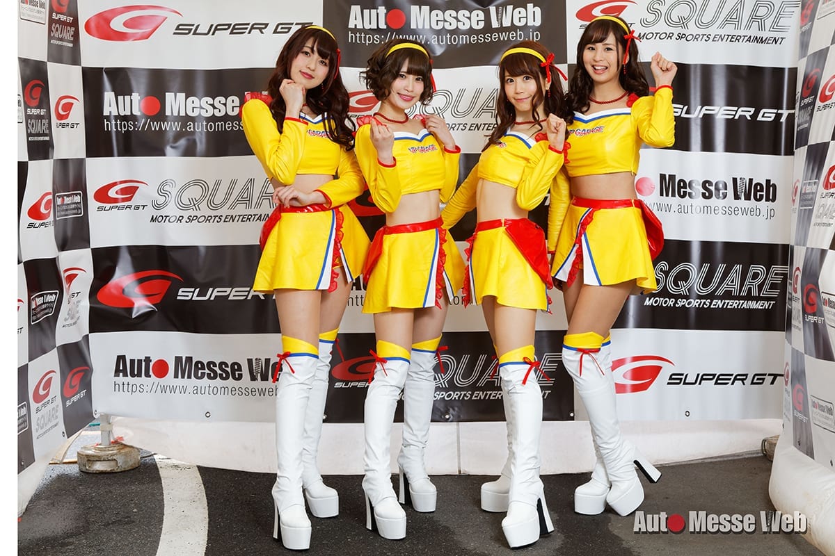 Super Gt を戦う レースクイーンとチーム ドライバーの顔ぶれ Gt300編 その1 Auto Messe Web カスタム アウトドア 福祉車両 モータースポーツなどのカーライフ情報が満載