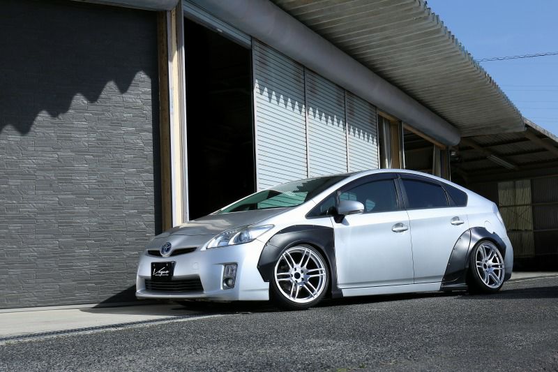 ヴォーグ、ヴォーグジャパン、プリウス、30系、エアロ、スポイラー、ハイブリッドスペック、オーバーフェンダー、VOGUE HYBRID SPEC