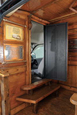 ハイエースカスタム