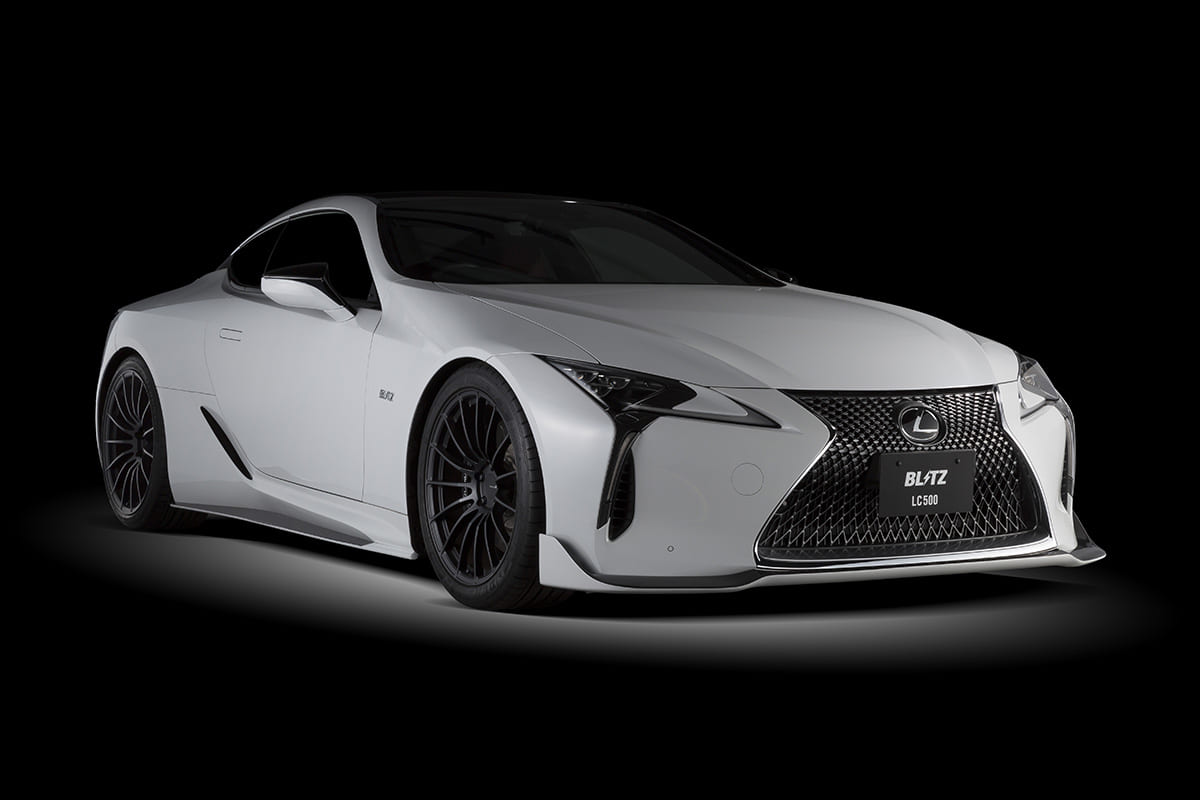 旬のフラップスタイルをレクサスLCと日産リーフへ | AUTO MESSE
