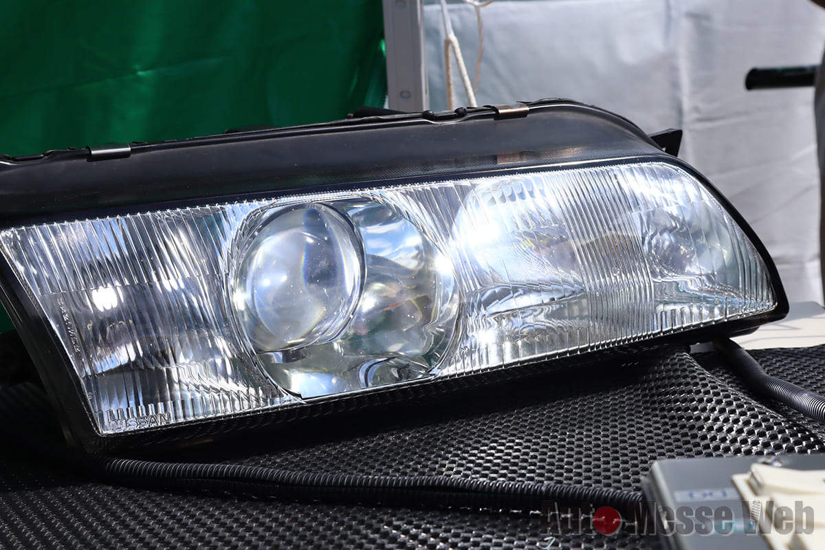 スカイラインgt Rのヘッドライトを明るく美しく R S Meeting 18 Auto Messe Web カスタム アウトドア 福祉車両 モータースポーツなどのカーライフ情報が満載