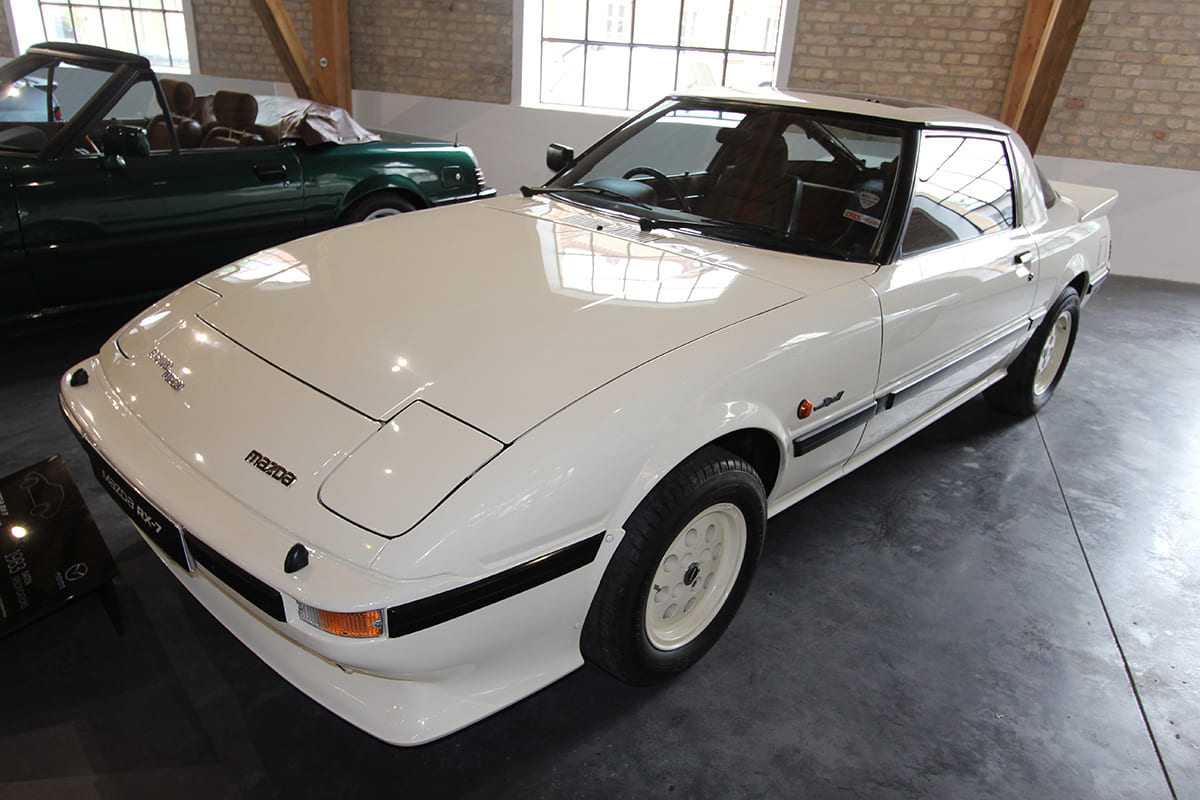 MAZDA RX-7 SA22C ロータリー・エンジンを世に知らしめた初代