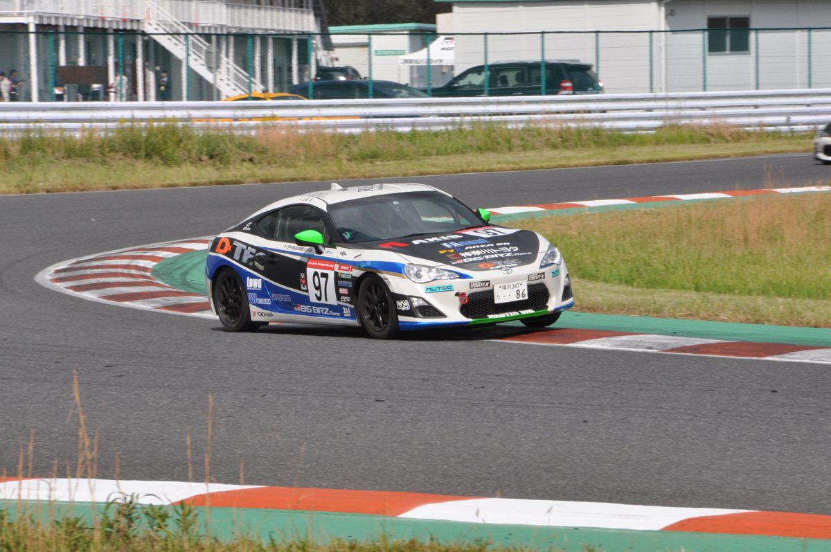 サーキット,86