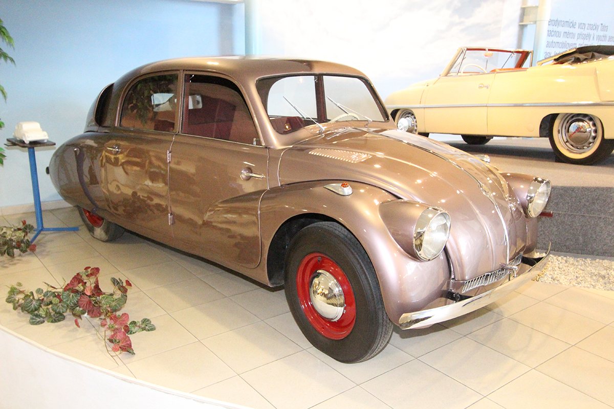 タトラとシュコダを堪能する「チェコが生み出した傑作と悲しき運命