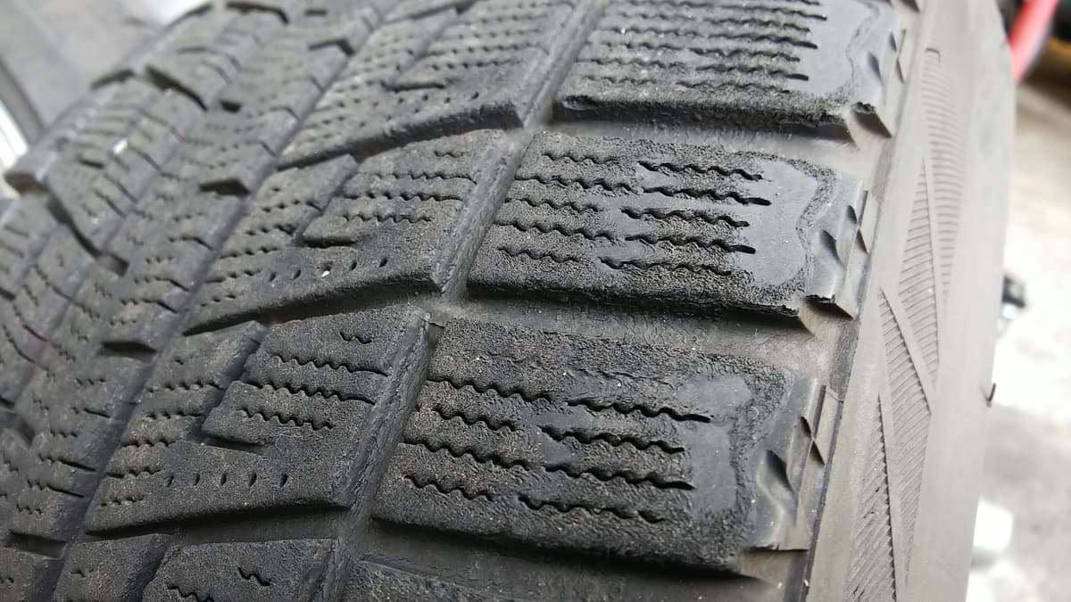 磨耗の早いスタッドレスタイヤを長持ちさせる3つのポイント | AUTO 