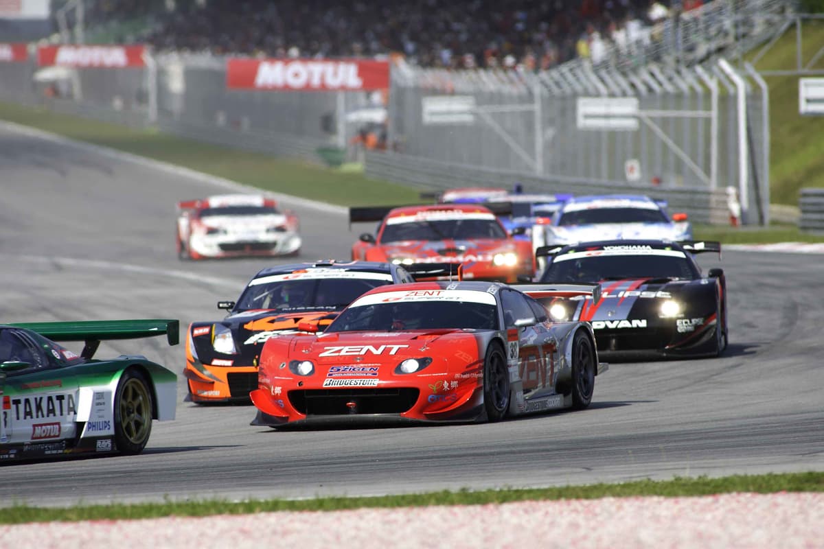 3代目スープラがレース活躍した90年代！勝利のために小さなエンジンに