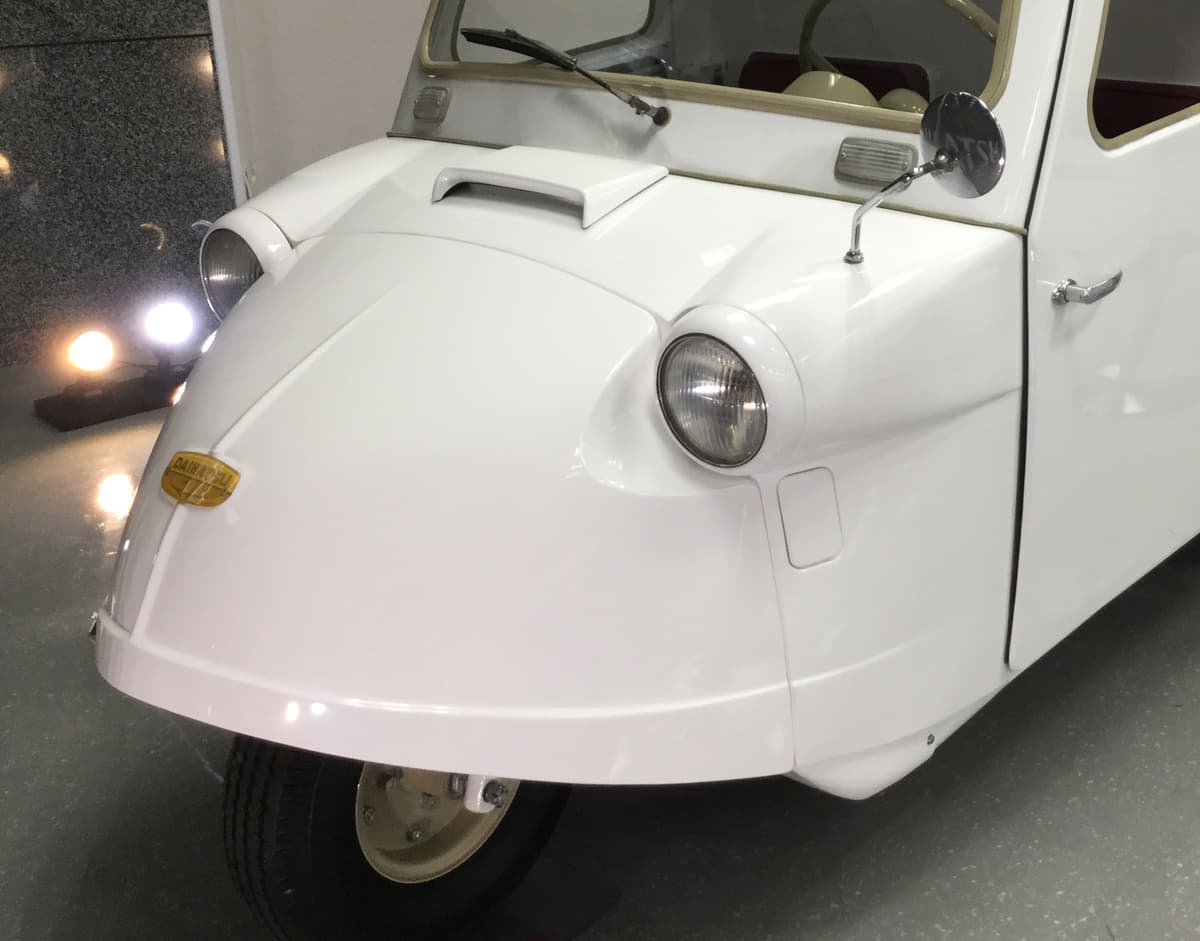 ダイハツ初の軽自動車 ミゼット とお洒落トラック ハイゼット を東京支社ショールームに展示 Auto Messe Web カスタム アウトドア 福祉車両 モータースポーツなどのカーライフ情報が満載