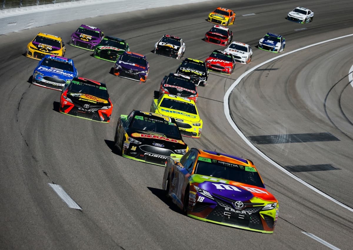 ナスカー　アメ車　ラグ すごく遅れた第4世代のカーシ : r/NASCAR