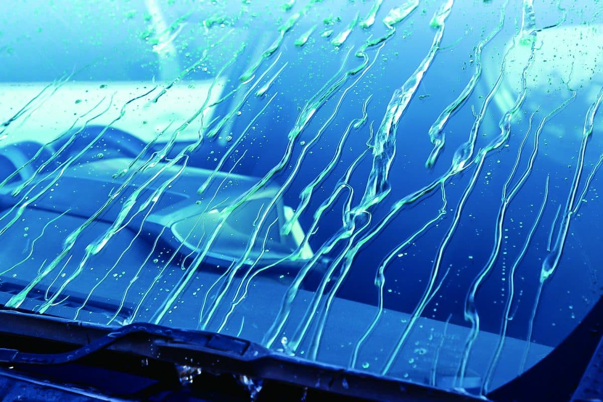 画像ギャラリー 梅雨前にやっておきたいクルマの窓メンテ ガラス撥水のシリコンとフッ素の違いとは 画像7 Auto Messe Web カスタム アウトドア 福祉車両 モータースポーツなどのカーライフ情報が満載