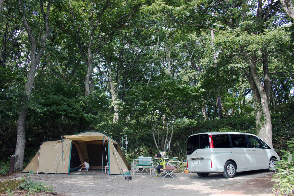 キャンプをするなら車中泊とテント泊どちらがいい 乗用車とテントで比較した Auto Messe Web カスタム アウトドア 福祉車両 モータースポーツなどのカーライフ情報が満載