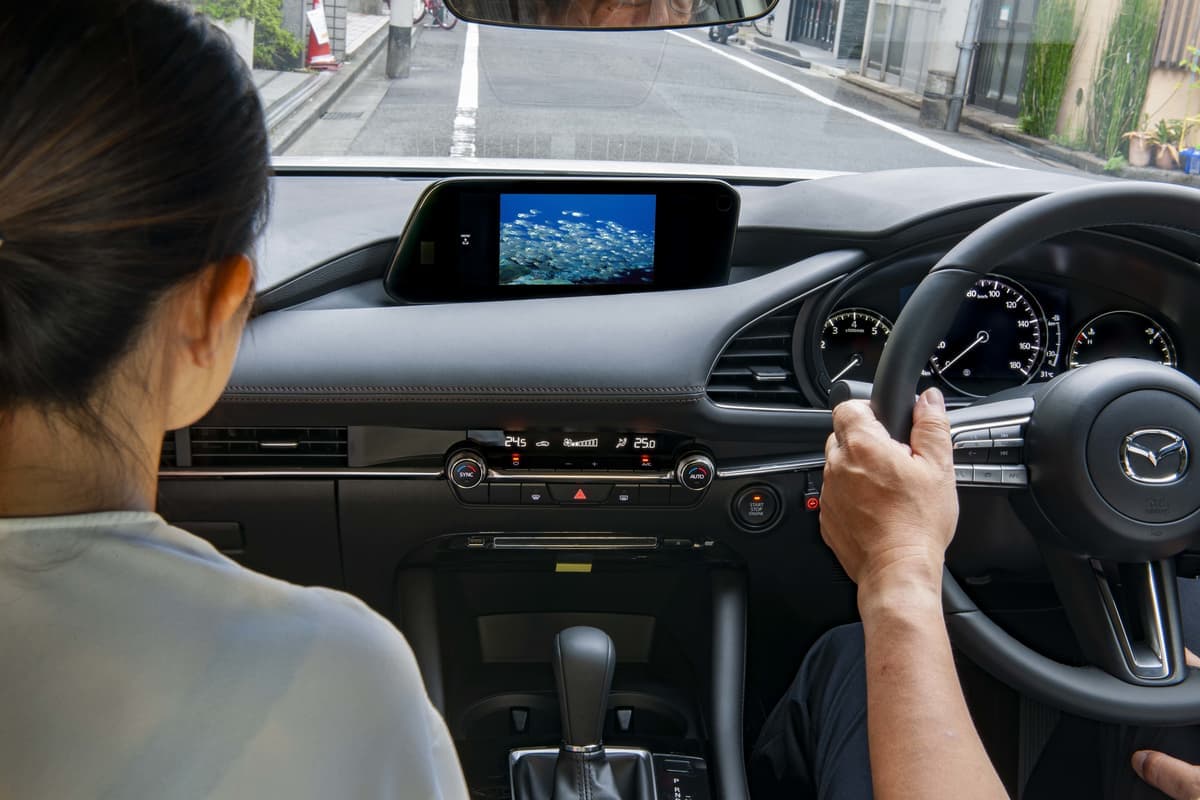 Mazda3用のtvキット発売 走行中のテレビ鑑賞 ナビ操作が可能に Auto Messe Web カスタム アウトドア 福祉車両 モータースポーツなどのカーライフ情報が満載