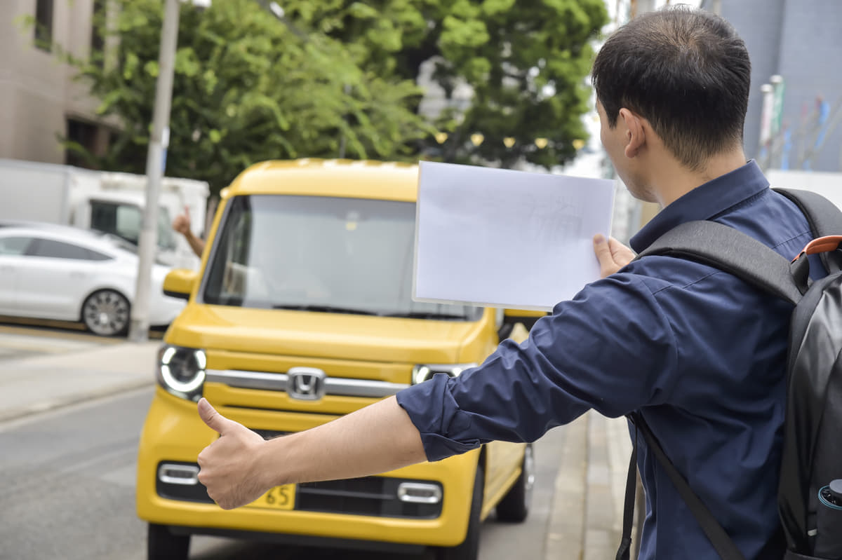 本場アメリカは ヒッチハイク 禁止エリアも 日本では金銭授受をすると300万円以下の罰金 Auto Messe Web カスタム アウトドア 福祉車両 モータースポーツなどのカーライフ情報が満載